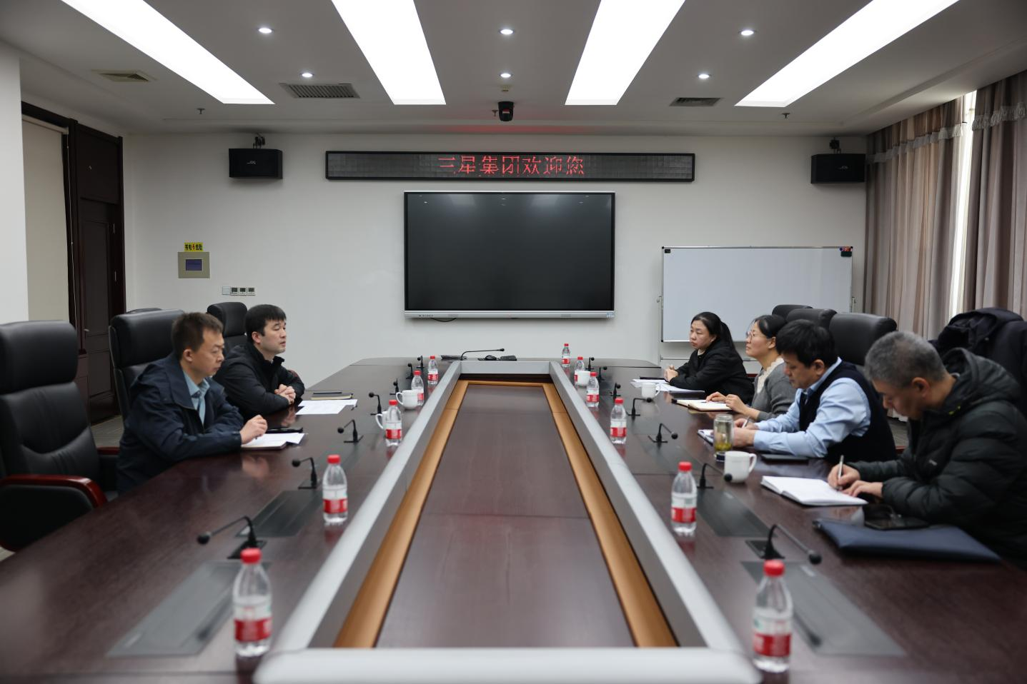 邹平市人社局来山东鸿运国际集团开展走访调研