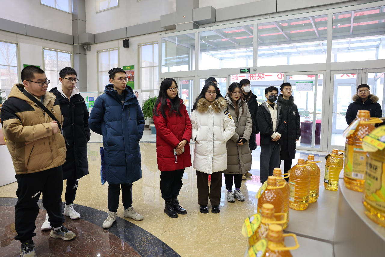 北京大学本科生党支部实践团走进山东鸿运国际集团