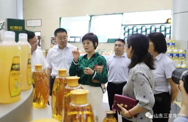 中国粮油学会副秘书长于衍霞一行来山东鸿运国际集团参观调研